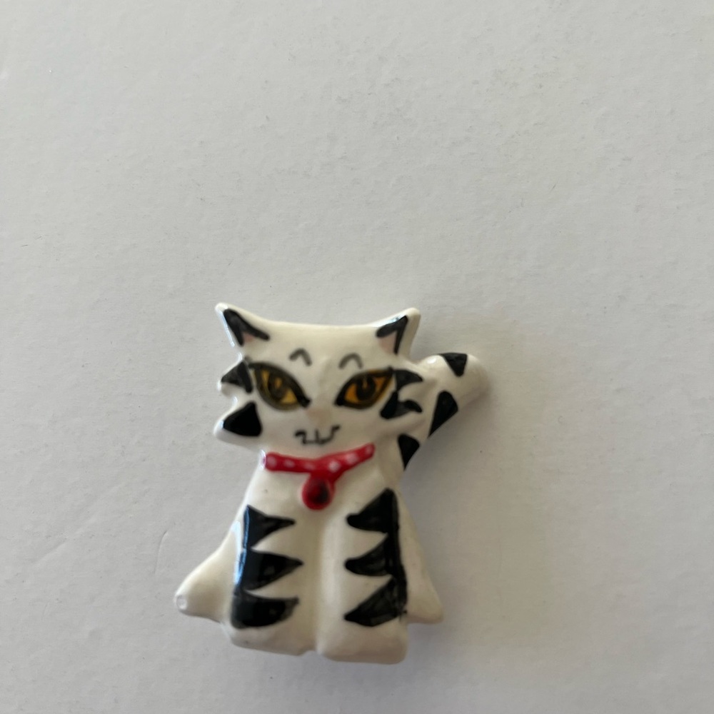Vintage Handpainted Cat Pin Brooch